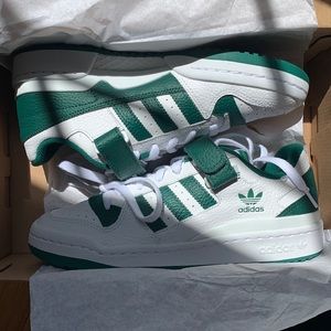 Adidas forum collegiate green 💚🤍